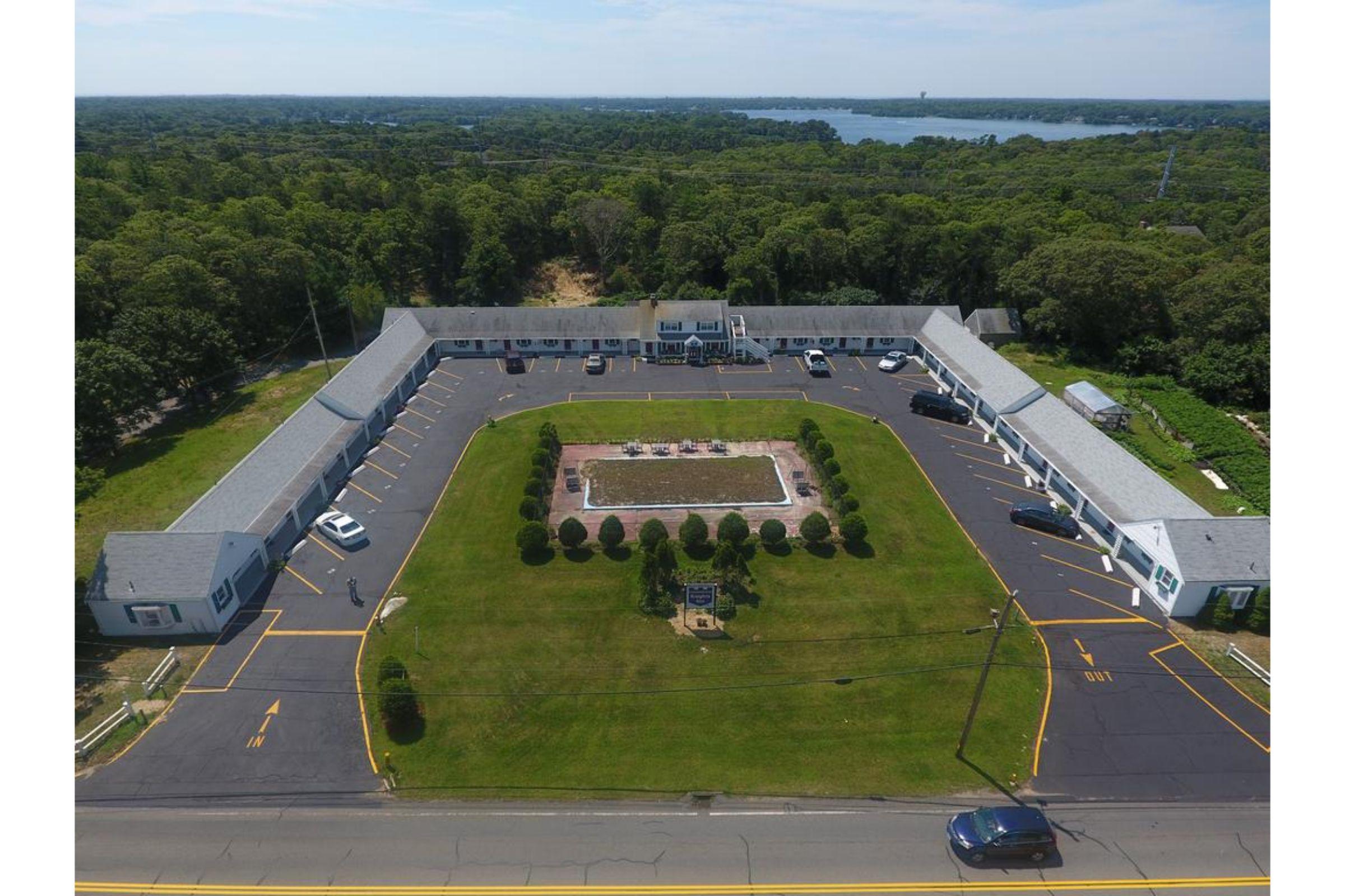 Knights Inn Centerville Cape Cod Area Exterior photo